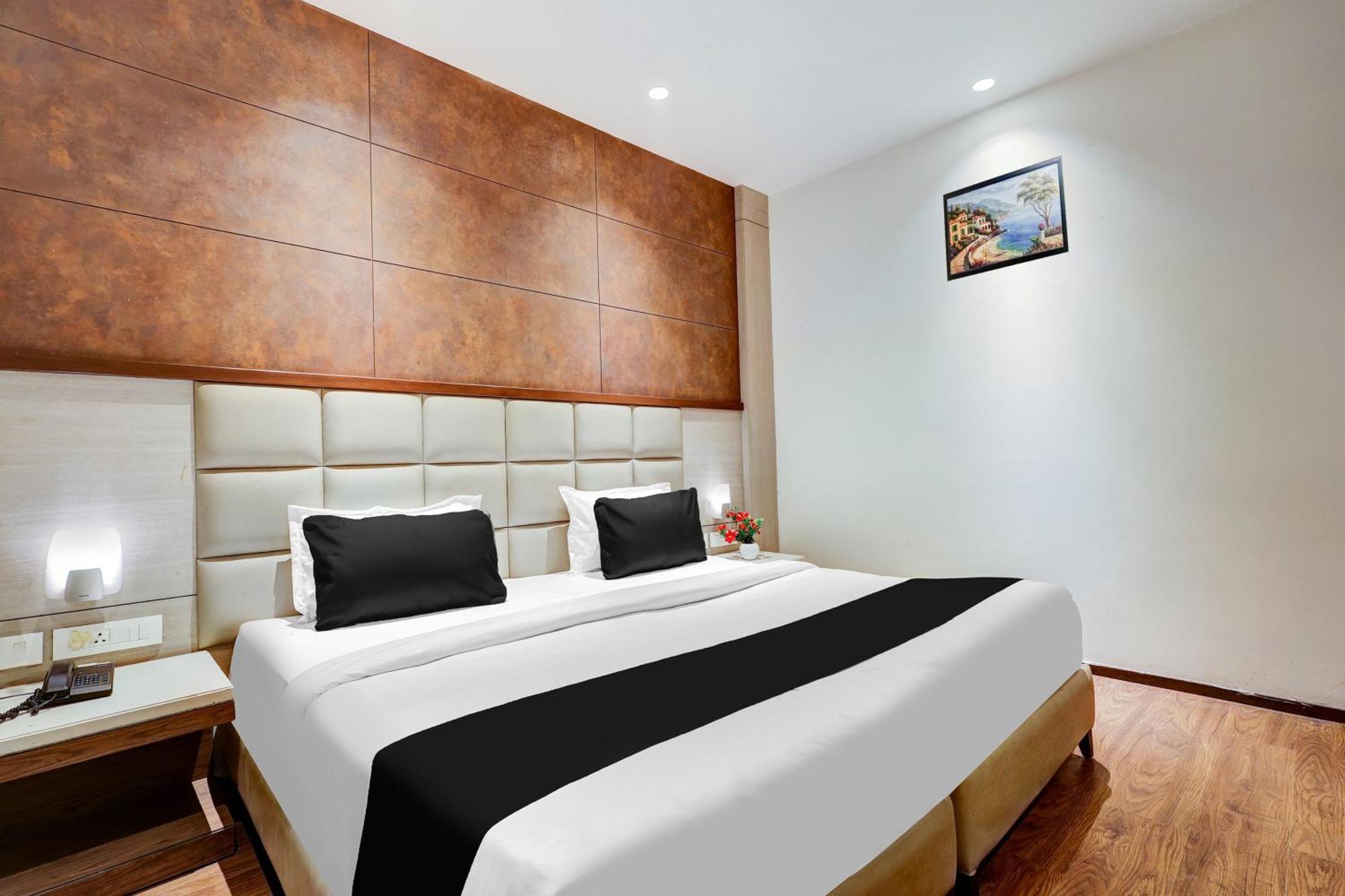 Super Townhouse Chhatarpur Near Metro Park New Delhi Exterior foto