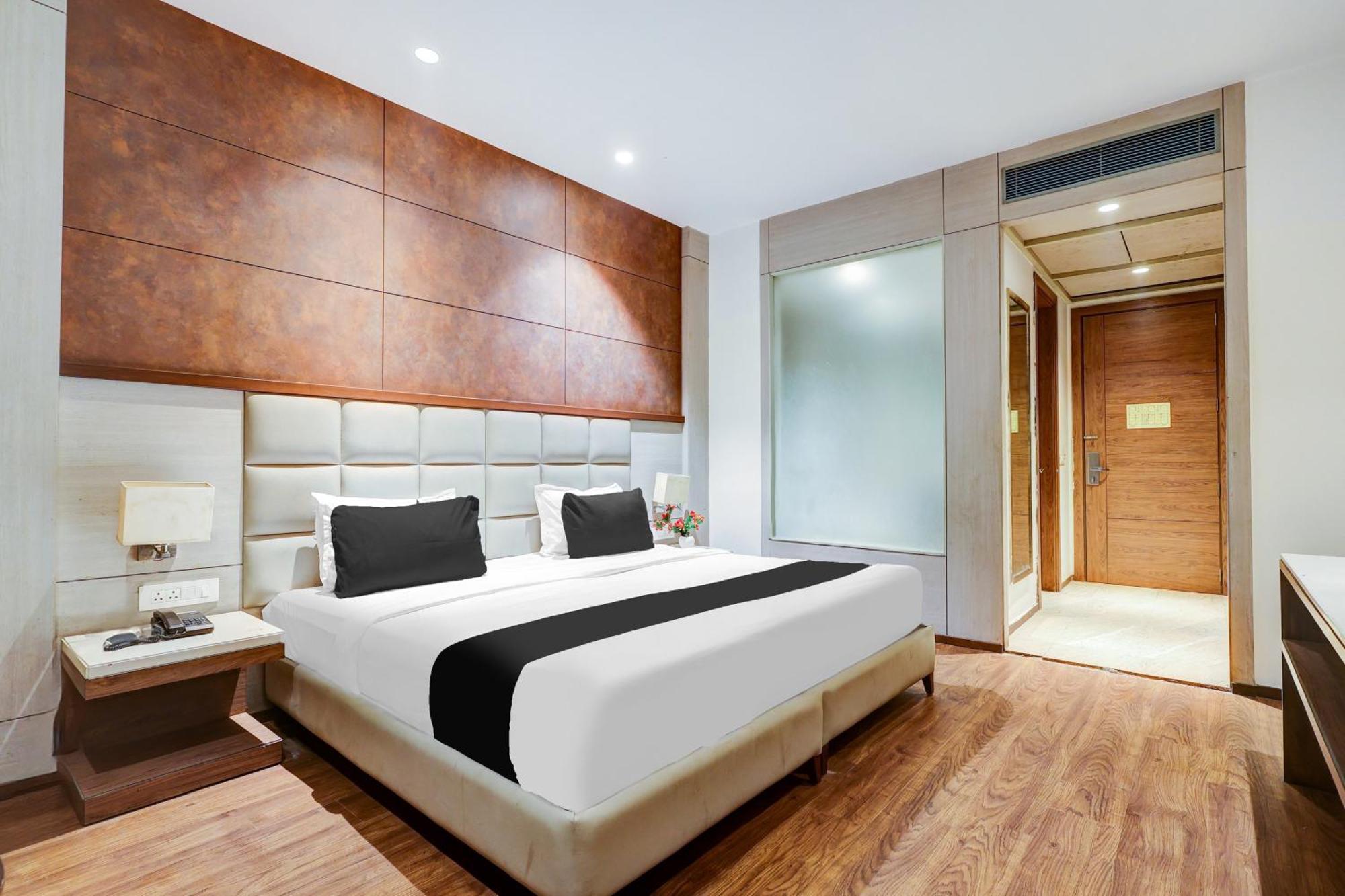 Super Townhouse Chhatarpur Near Metro Park New Delhi Exterior foto